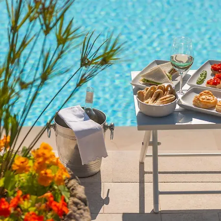 Lavilla & Relax Bed & Breakfast