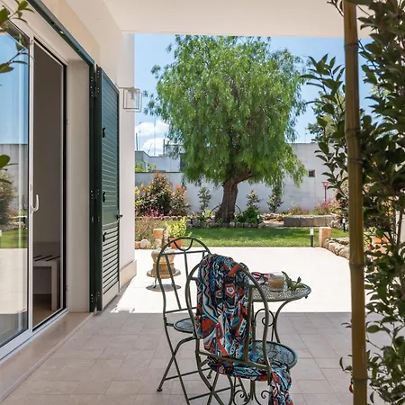 Bed & Breakfast Lavilla & Relax 4*